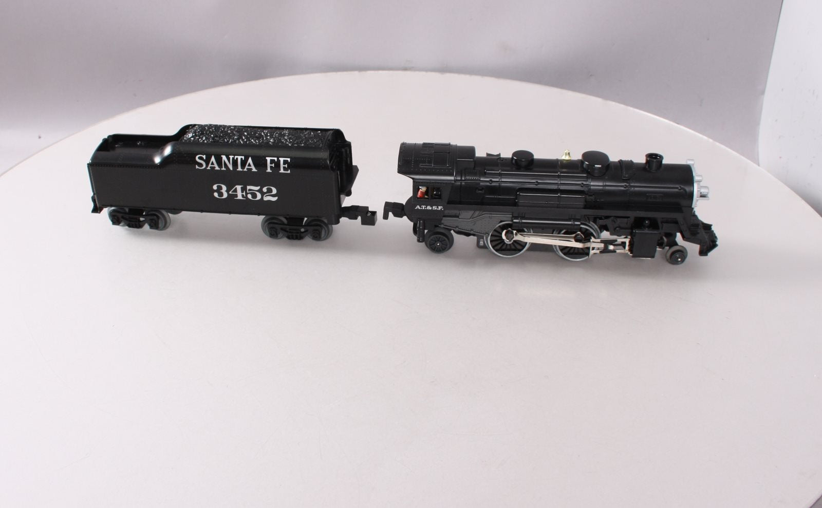 Lionel 1932140 O Santa Fe LionChief 2-4-2 Steam Locomotive #3452