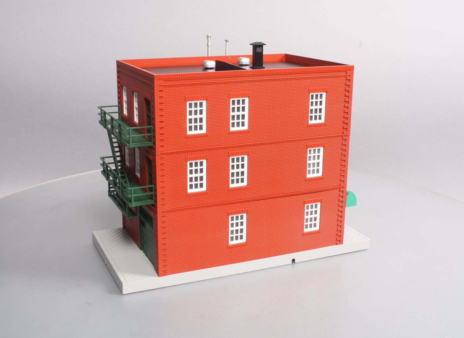 MTH 30-90566 Tattooing/What Were You Inking Tattoo Removal 3-Story City Building
