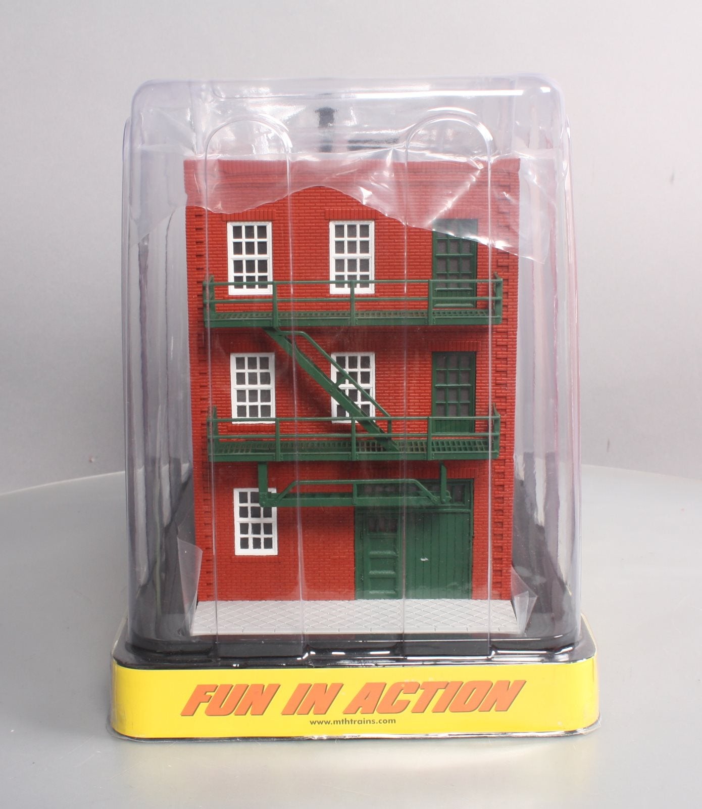 MTH 30-90566 Tattooing/What Were You Inking Tattoo Removal 3-Story City Building