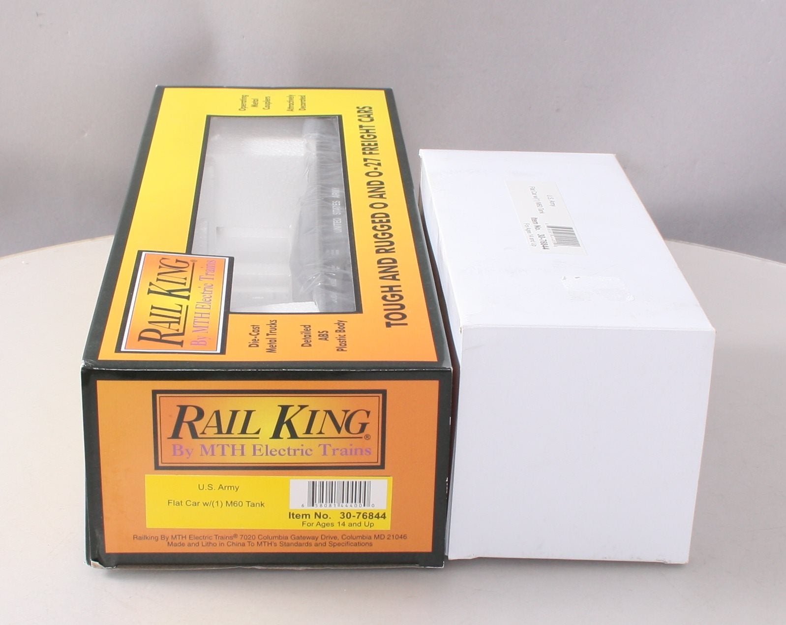 MTH 30-76844 O Gauge U.S. Army Flat Car #8302 with M60 Patton Tank