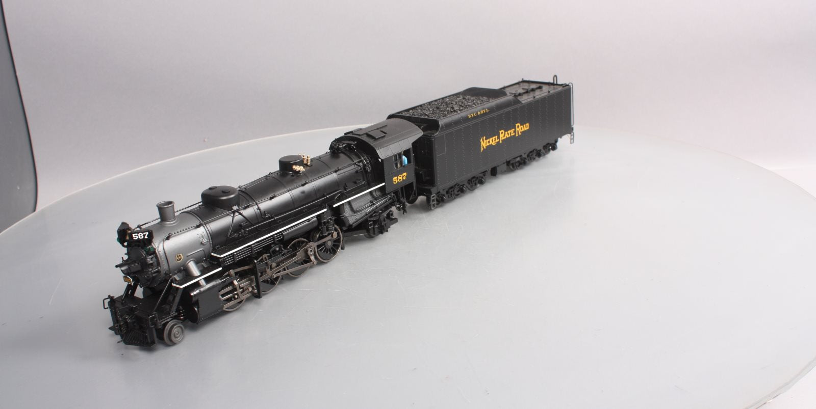 Lionel 6-84532 O Nickel Plate Road Light 2-8-2 Steam Locomotive #587 w/LEGACY
