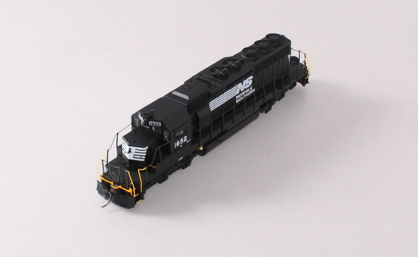 Broadway Limited 398 HO Norfolk Southern Diesel EMD SD40-2 #1652 w Paragon™(DCC)