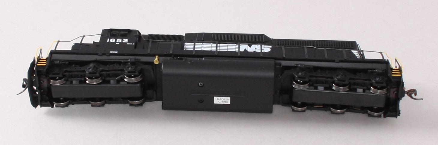 Broadway Limited 398 HO Norfolk Southern Diesel EMD SD40-2 #1652 w Paragon™(DCC)