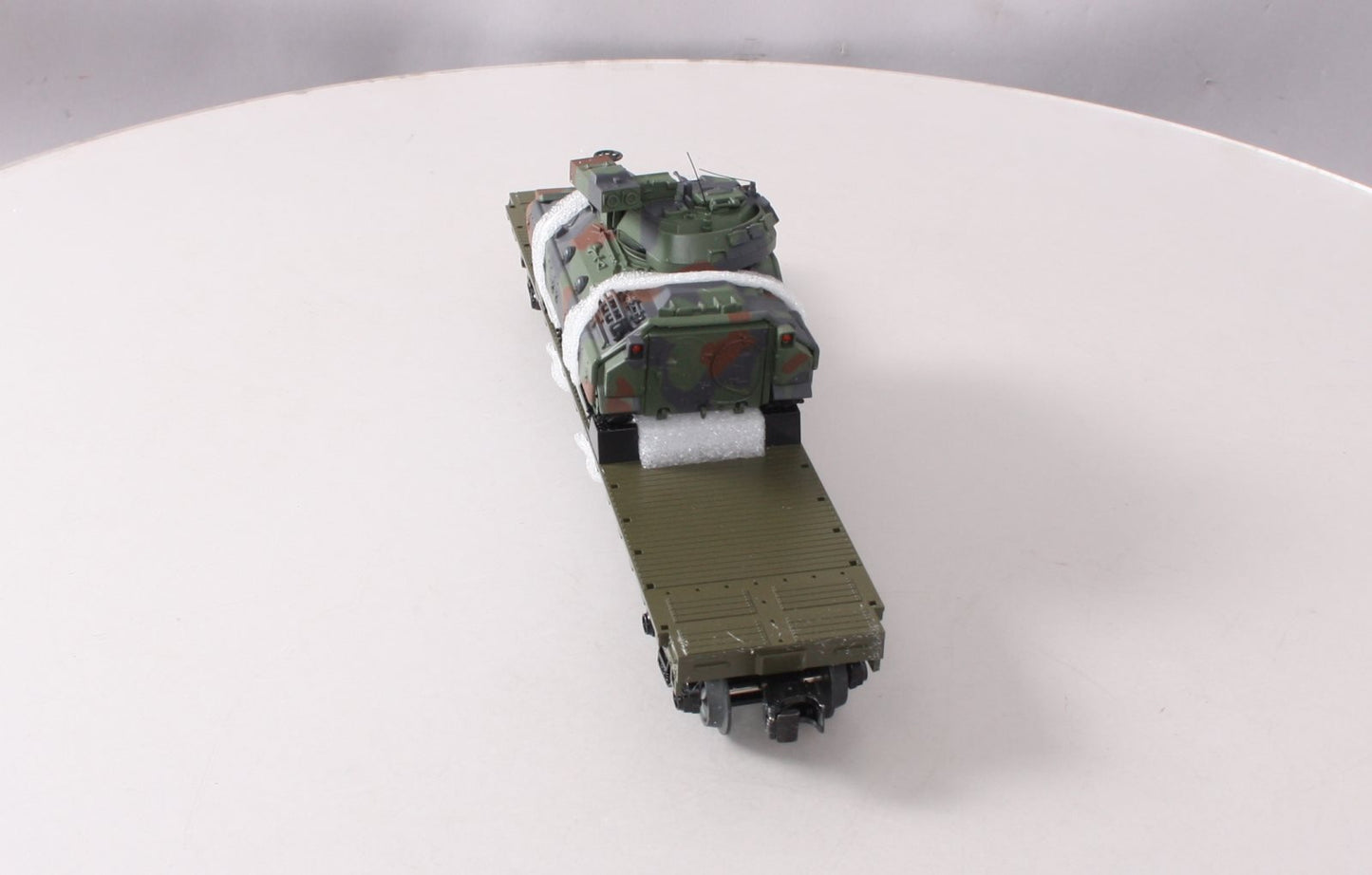MTH 30-76807 U.S. Army Flatcar with Bradley Fighting Vehicles #8076