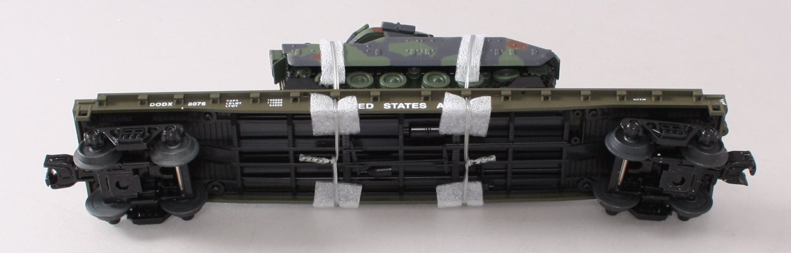 MTH 30-76807 U.S. Army Flatcar with Bradley Fighting Vehicles #8076