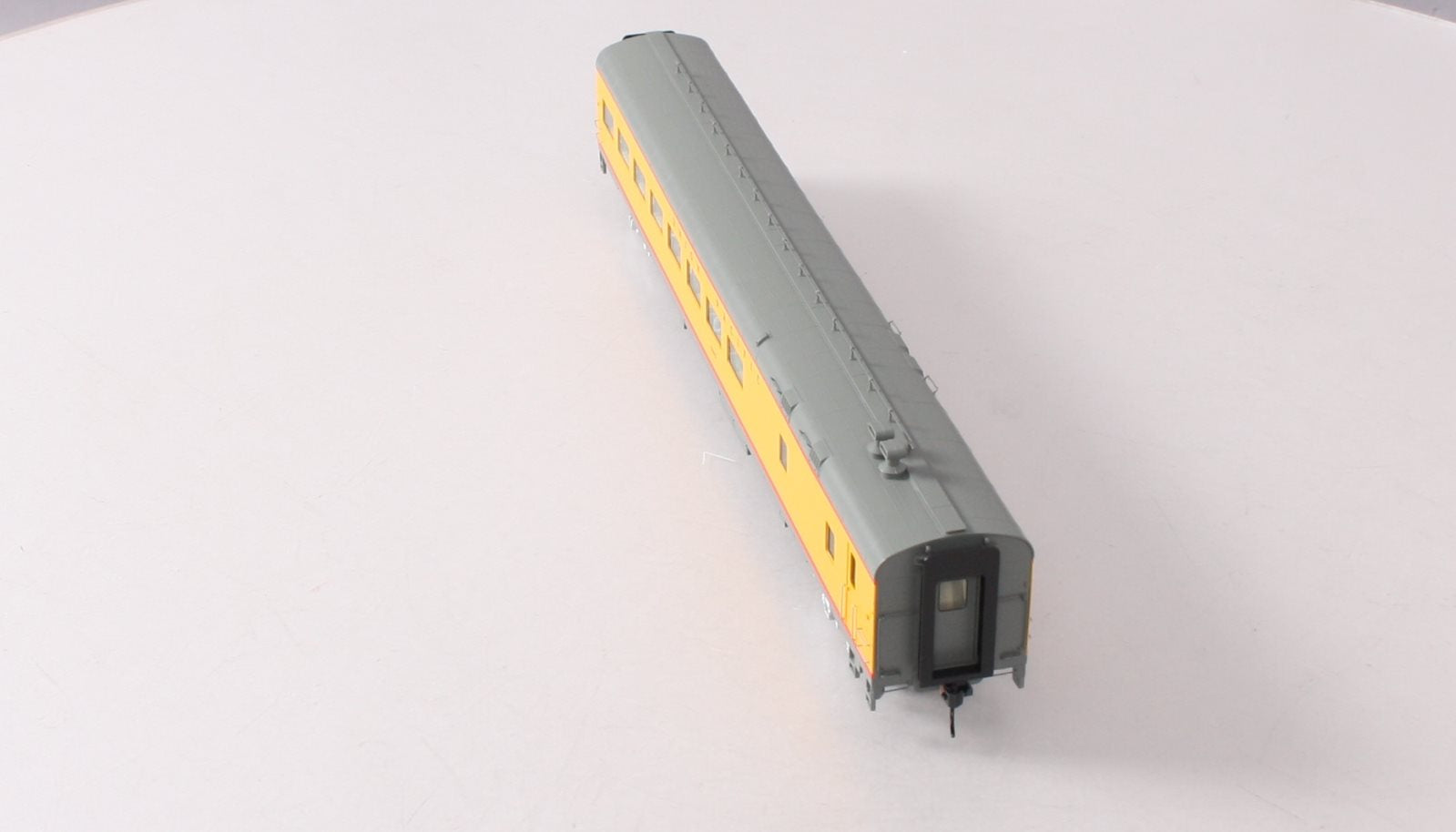 Walthers 920-9564 HO Union Pacific 85' ACF Café-Lounge Passenger Car #5005