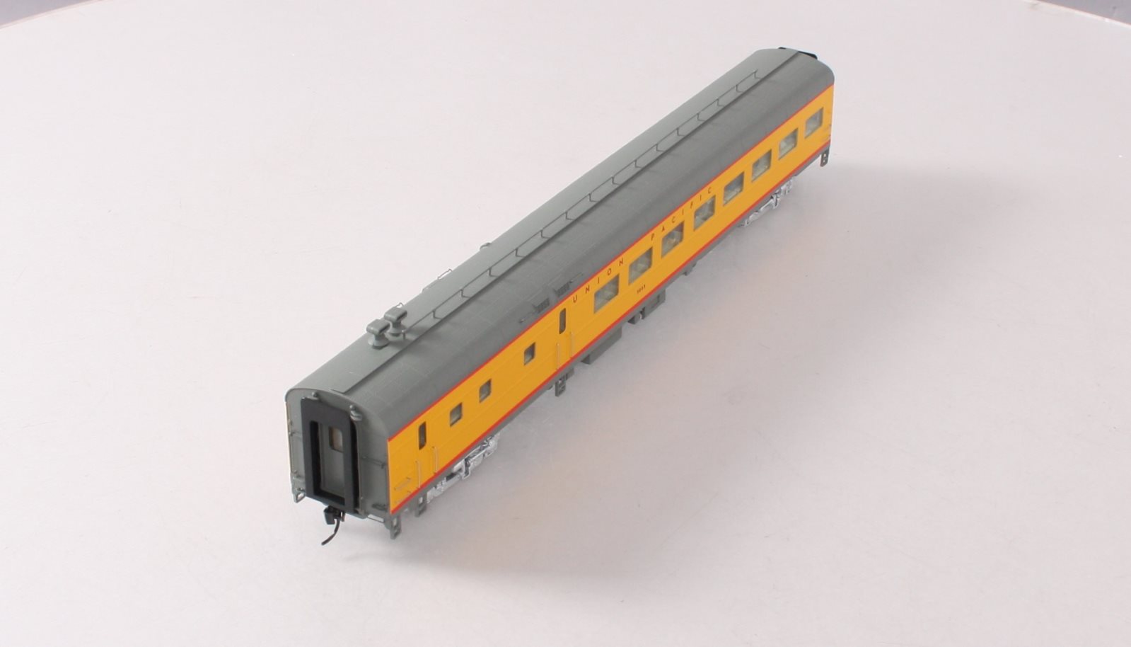 Walthers 920-9564 HO Union Pacific 85' ACF Café-Lounge Passenger Car #5005