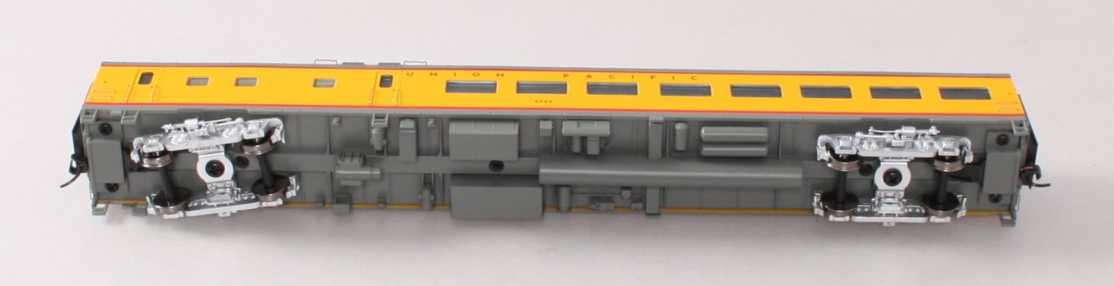 Walthers 920-9564 HO Union Pacific 85' ACF Café-Lounge Passenger
