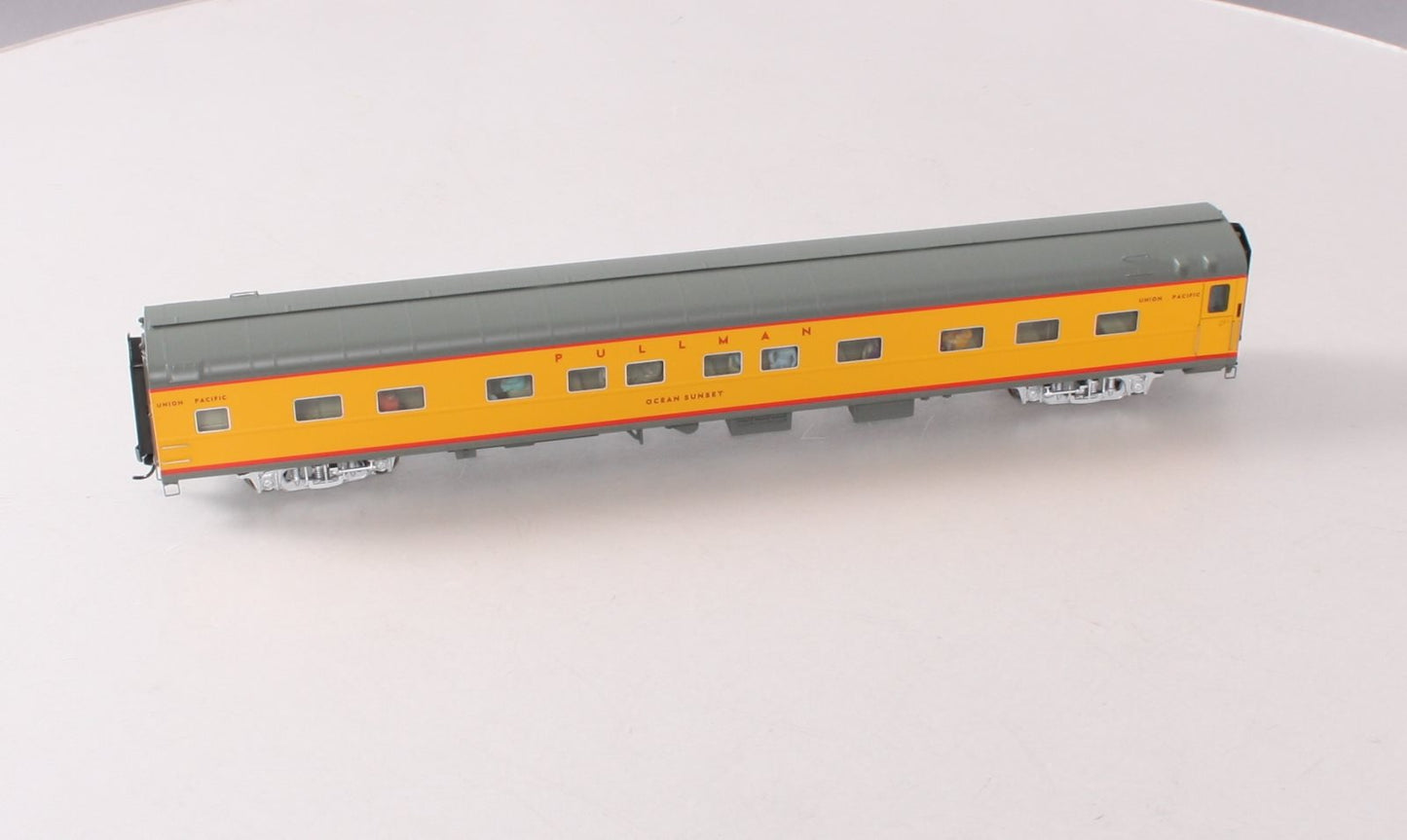 Walthers 920-9559 HO Union Pacific Ocean Sunset 85' P-S 5-2-2 Sleeper