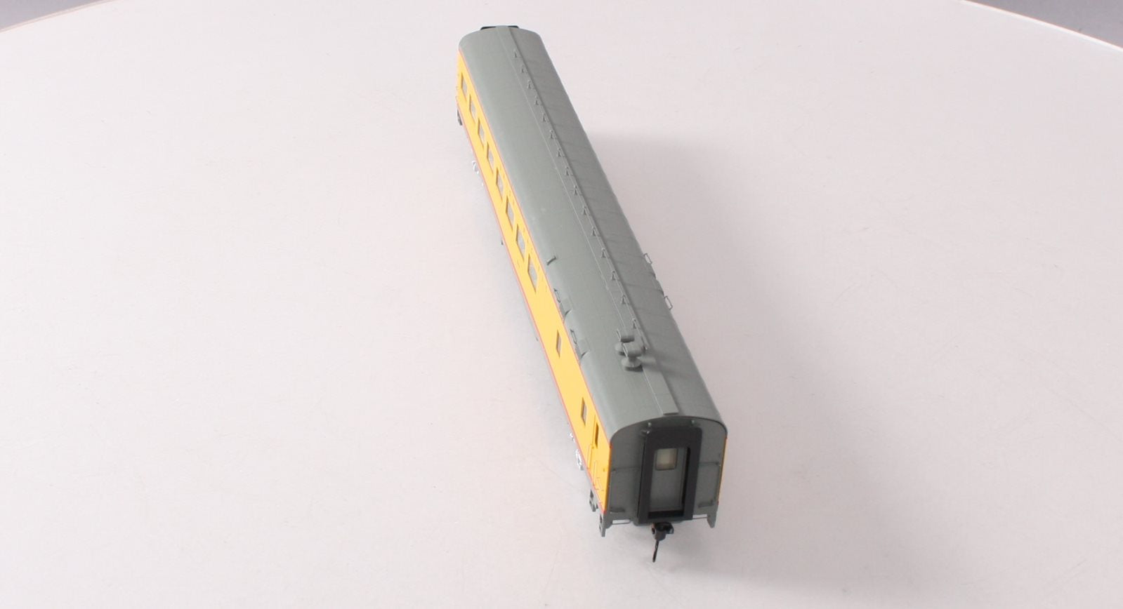 Walthers 920-9554 HO Union Pacific 85' ACF Cafe-Lounge Passenger Car  #5001