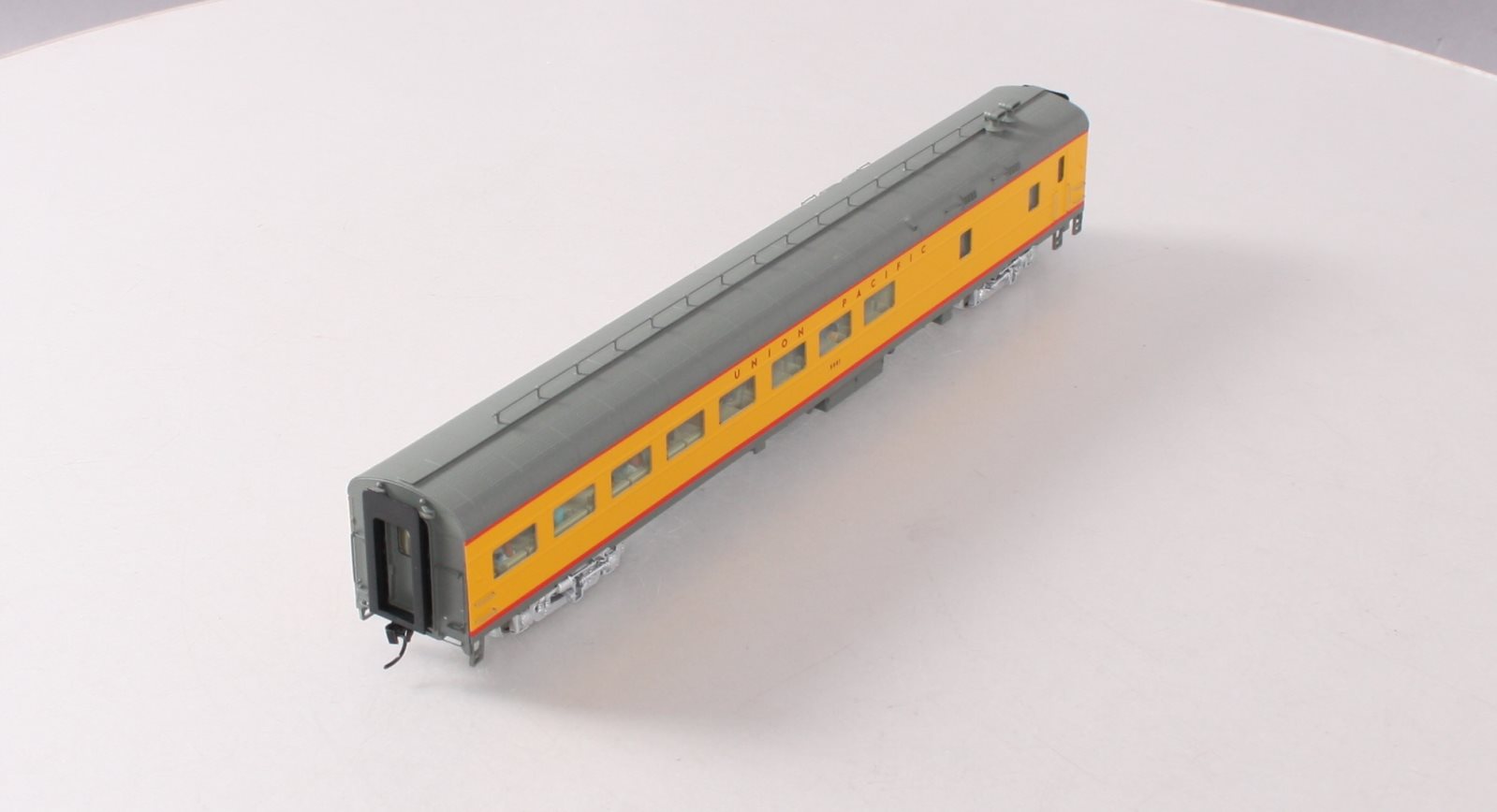 Walthers 920-9554 HO Union Pacific 85' ACF Cafe-Lounge Passenger Car  #5001