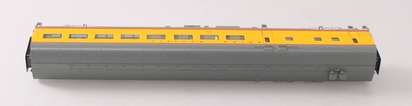 Walthers 920-9554 HO Union Pacific 85' ACF Cafe-Lounge Passenger