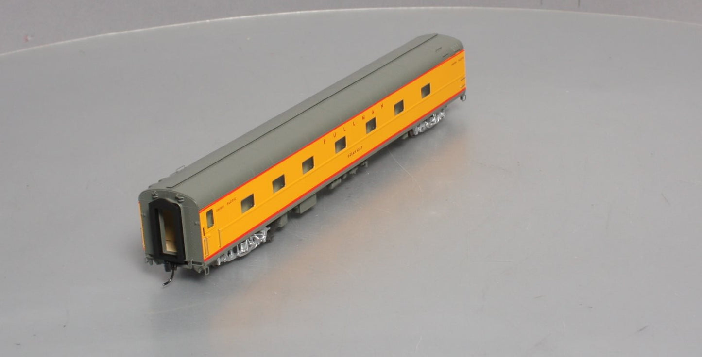 Walthers 920-9569 HO Union Pacific Ocean Mist 85' 5-2-2 Sleeper