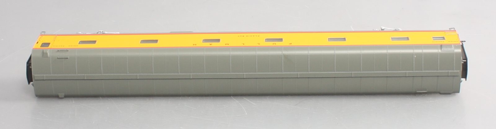 Walthers 920-9568 HO Union Pacific Placid Bay 85' P-S 11-DB Sleeper