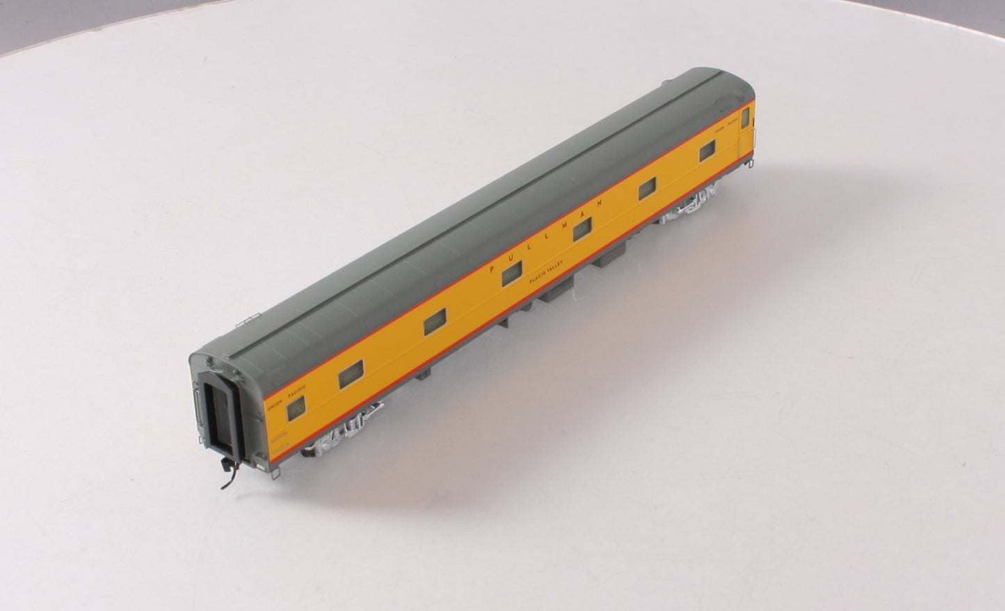 Walthers 920-9558 HO Union Pacific Placid Valley 85' P-S 11-DB Sleeper