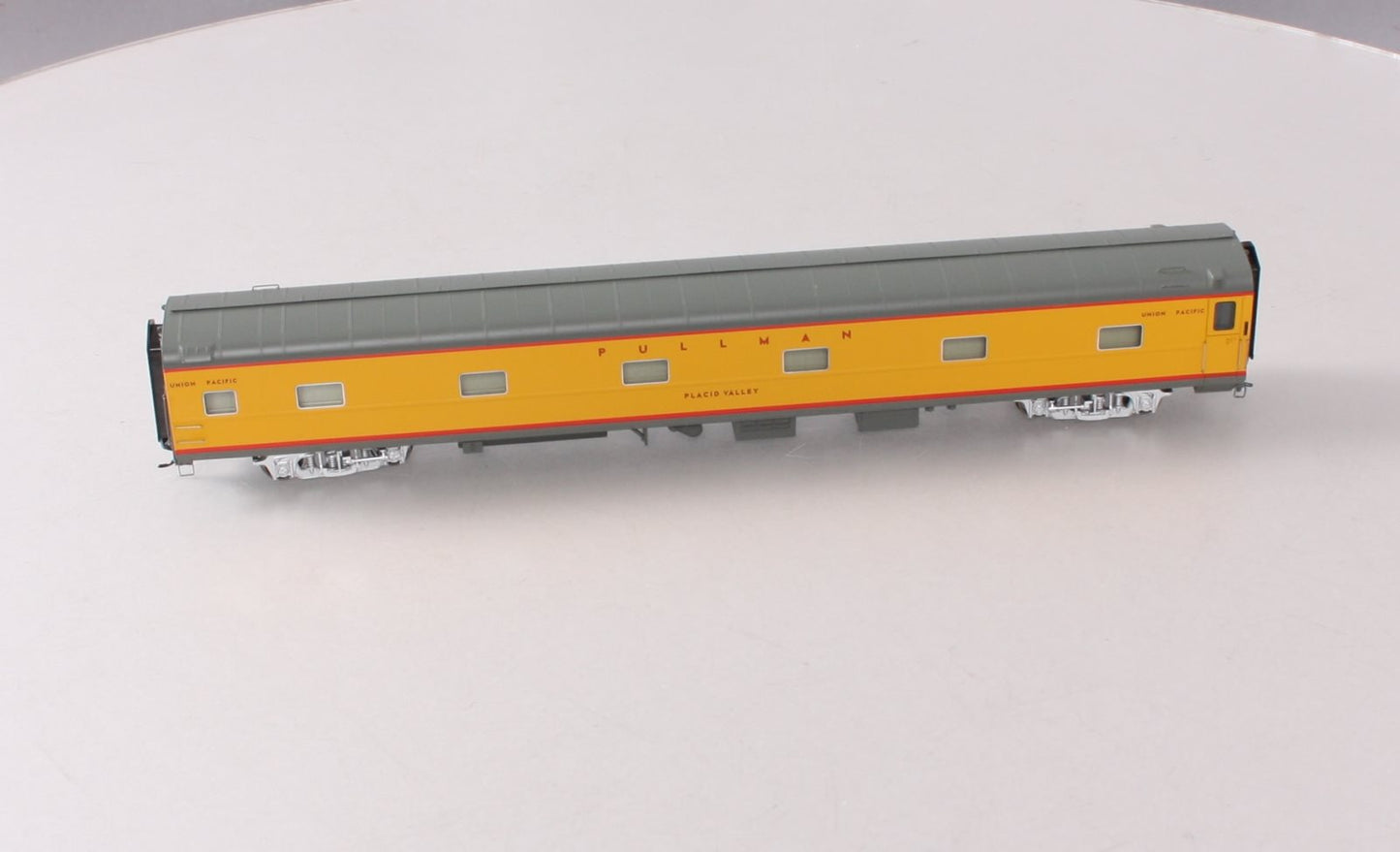Walthers 920-9558 HO Union Pacific Placid Valley 85' P-S 11-DB Sleeper