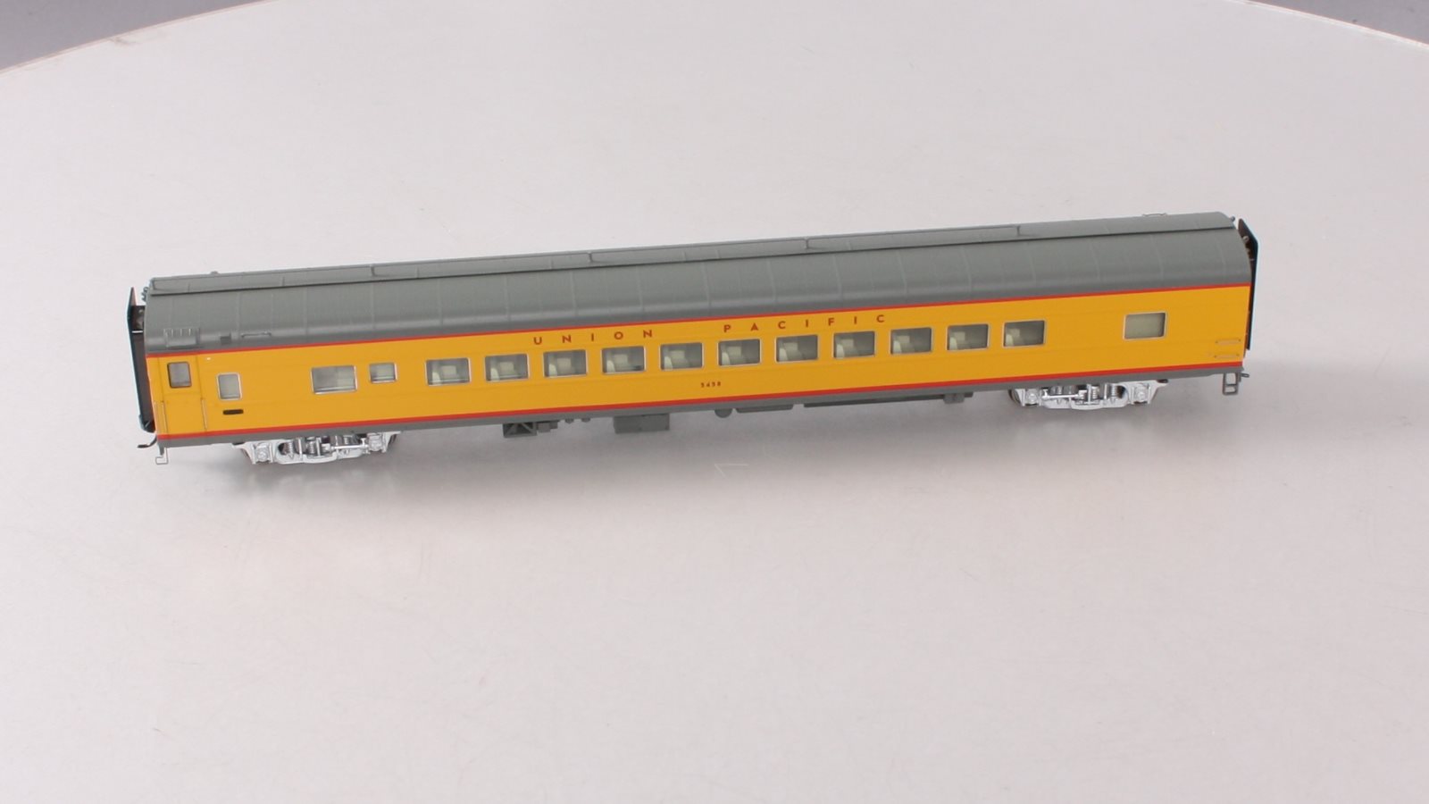 Walthers 920-9542 HO Union Pacific 85' ACF 44-Seat Coach #5458