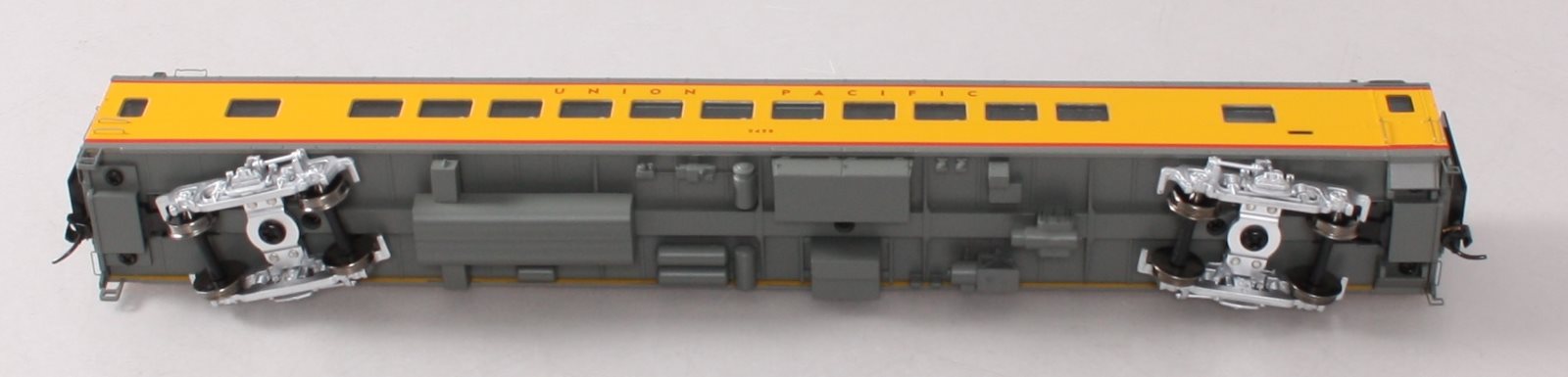 Walthers 920-9542 HO Union Pacific 85' ACF 44-Seat Coach #5458