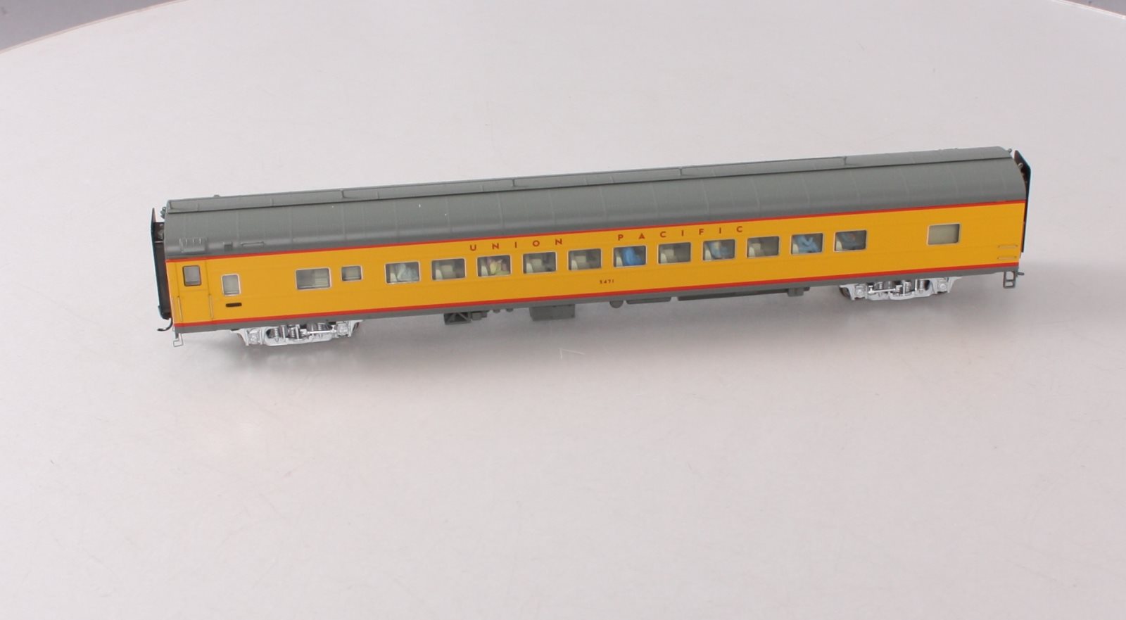 Walthers 920-9562 HO Union Pacific 85' ACF 44-Seat Coach #5471