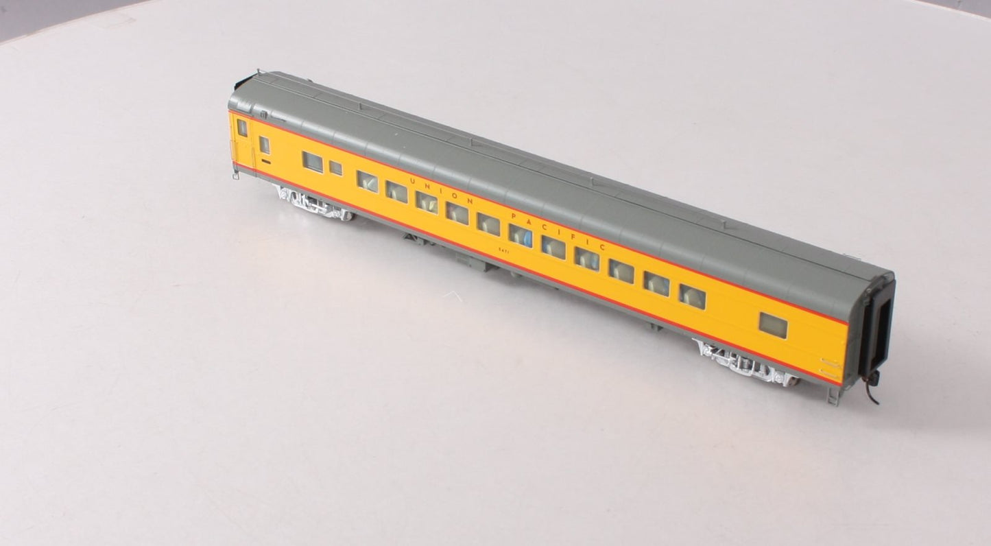 Walthers 920-9562 HO Union Pacific 85' ACF 44-Seat Coach #5471