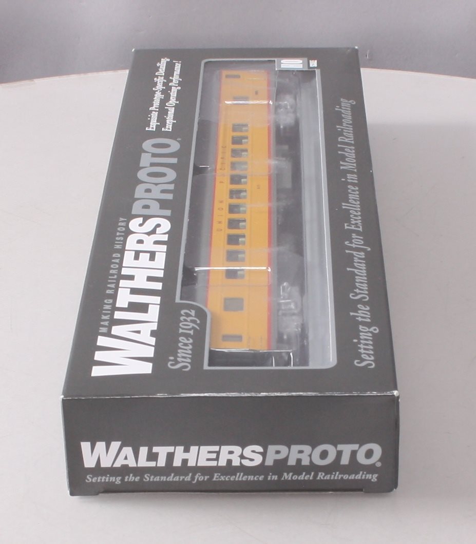 Walthers 920-9562 HO Union Pacific 85' ACF 44-Seat Coach #5471
