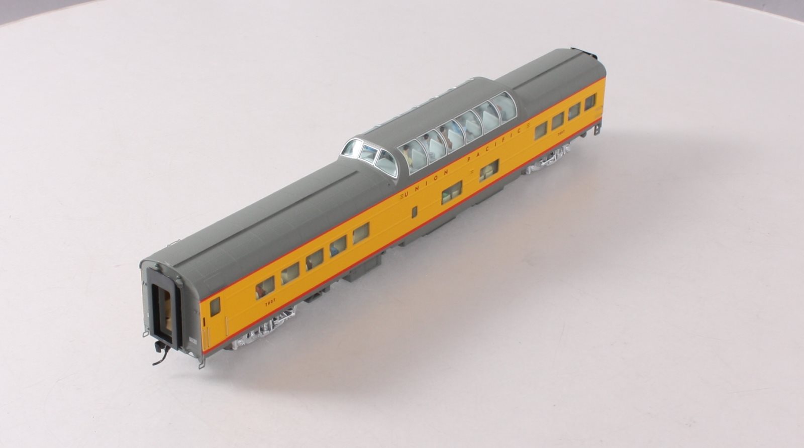 Walthers 920-9553 HO Union Pacific 85' ACF Dome-Coach #7007 – Trainz