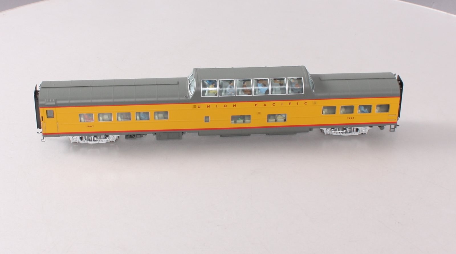 Walthers 920-9553 HO Union Pacific 85' ACF Dome-Coach #7007
