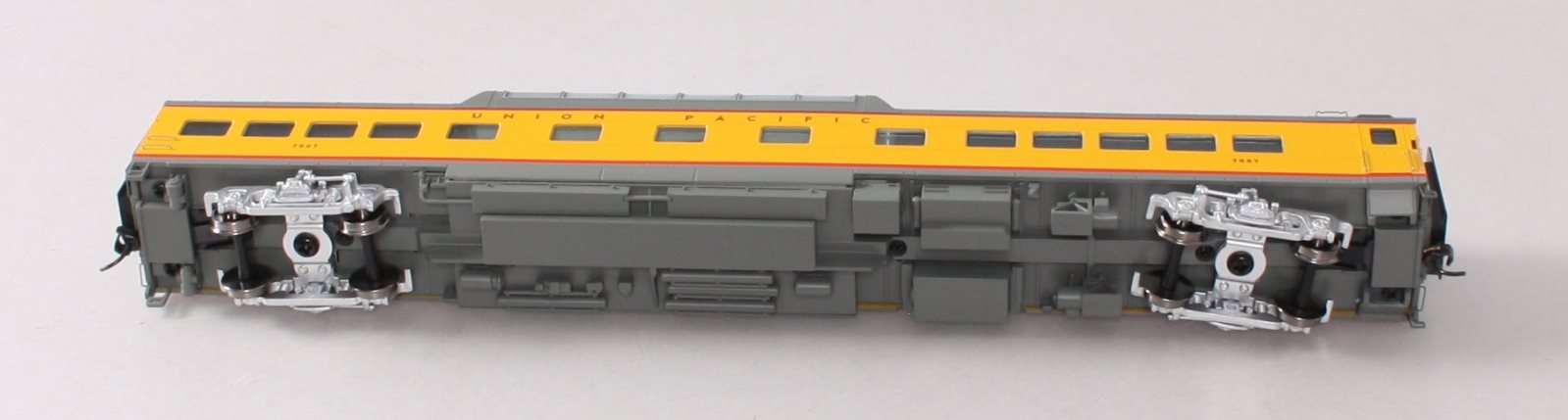 Walthers 920-9553 HO Union Pacific 85' ACF Dome-Coach #7007