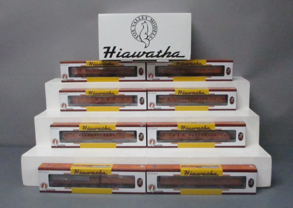 Fox Valley Models 10001 HO Scale 1935 Milwaukee Hiawatha Steam Passenger Set