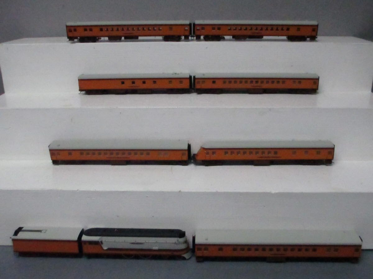 Fox Valley Models 10001 HO Scale 1935 Milwaukee Hiawatha Steam Passenger Set