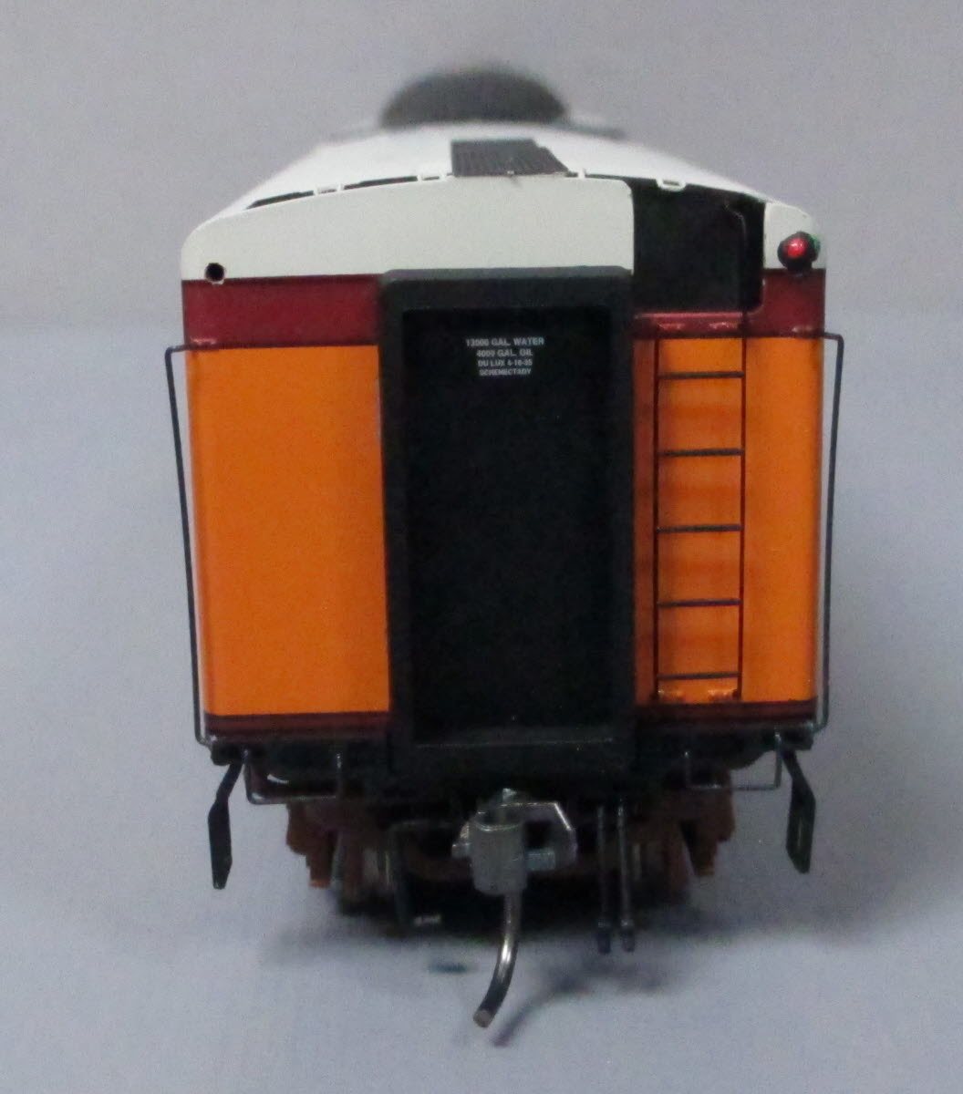 Fox Valley Models 10001 HO Scale 1935 Milwaukee Hiawatha Steam Passenger Set