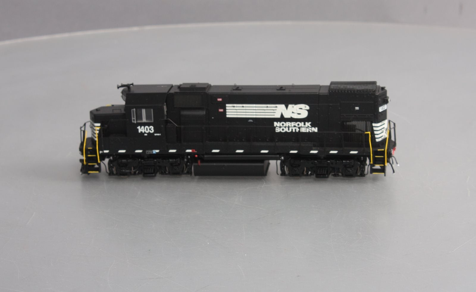 Athearn G68012 HO Scale Norfolk Southern GP15-1 Diesel Locomotive #1403