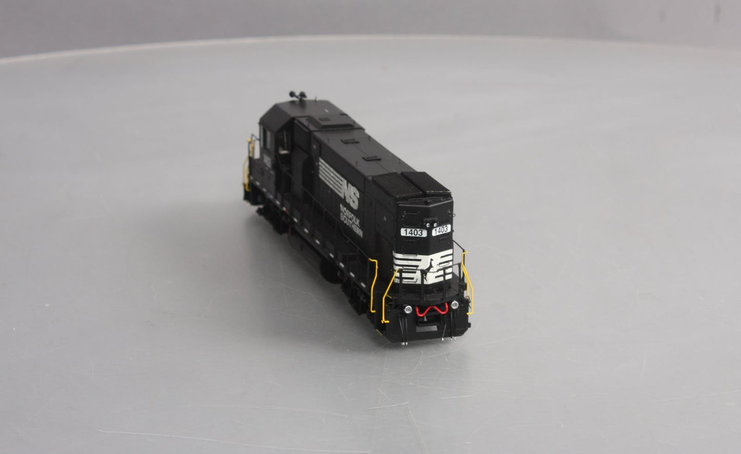 Athearn G68012 HO Scale Norfolk Southern GP15-1 Diesel Locomotive #1403