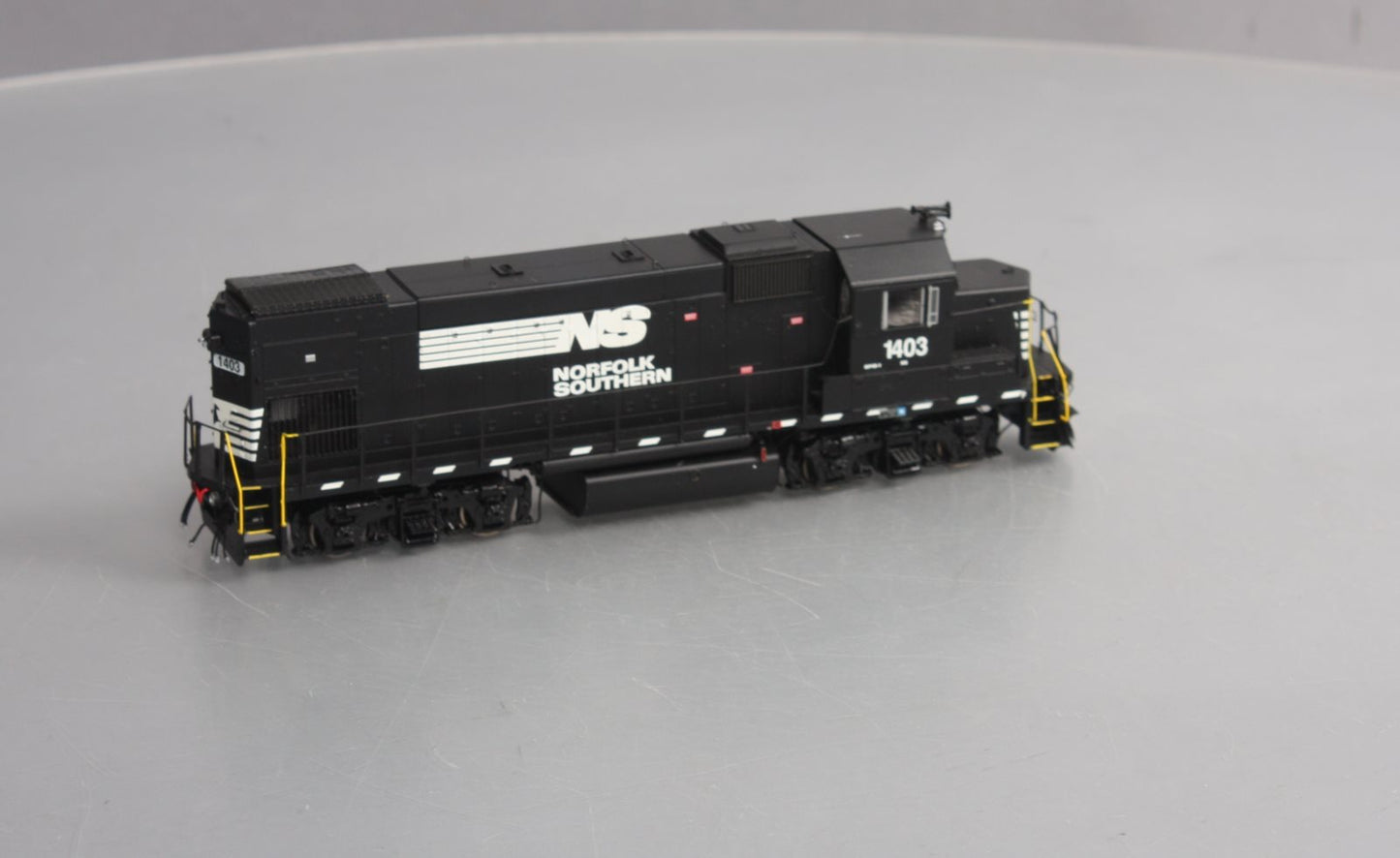 Athearn G68012 HO Scale Norfolk Southern GP15-1 Diesel Locomotive #1403