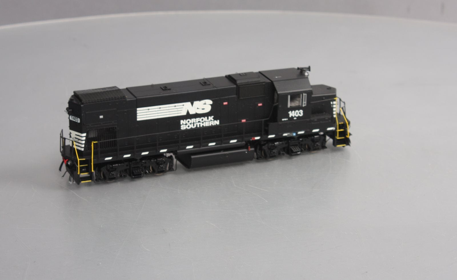 Athearn G68012 HO Scale Norfolk Southern GP15-1 Diesel Locomotive #1403