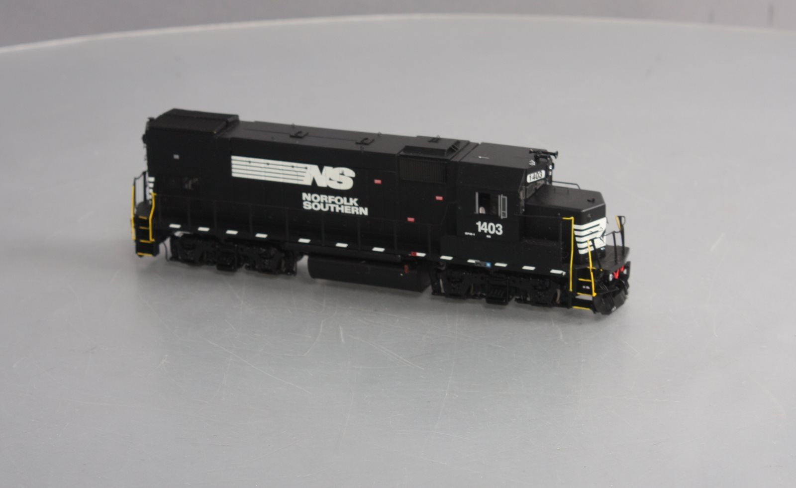 Athearn G68012 HO Scale Norfolk Southern GP15-1 Diesel Locomotive #1403