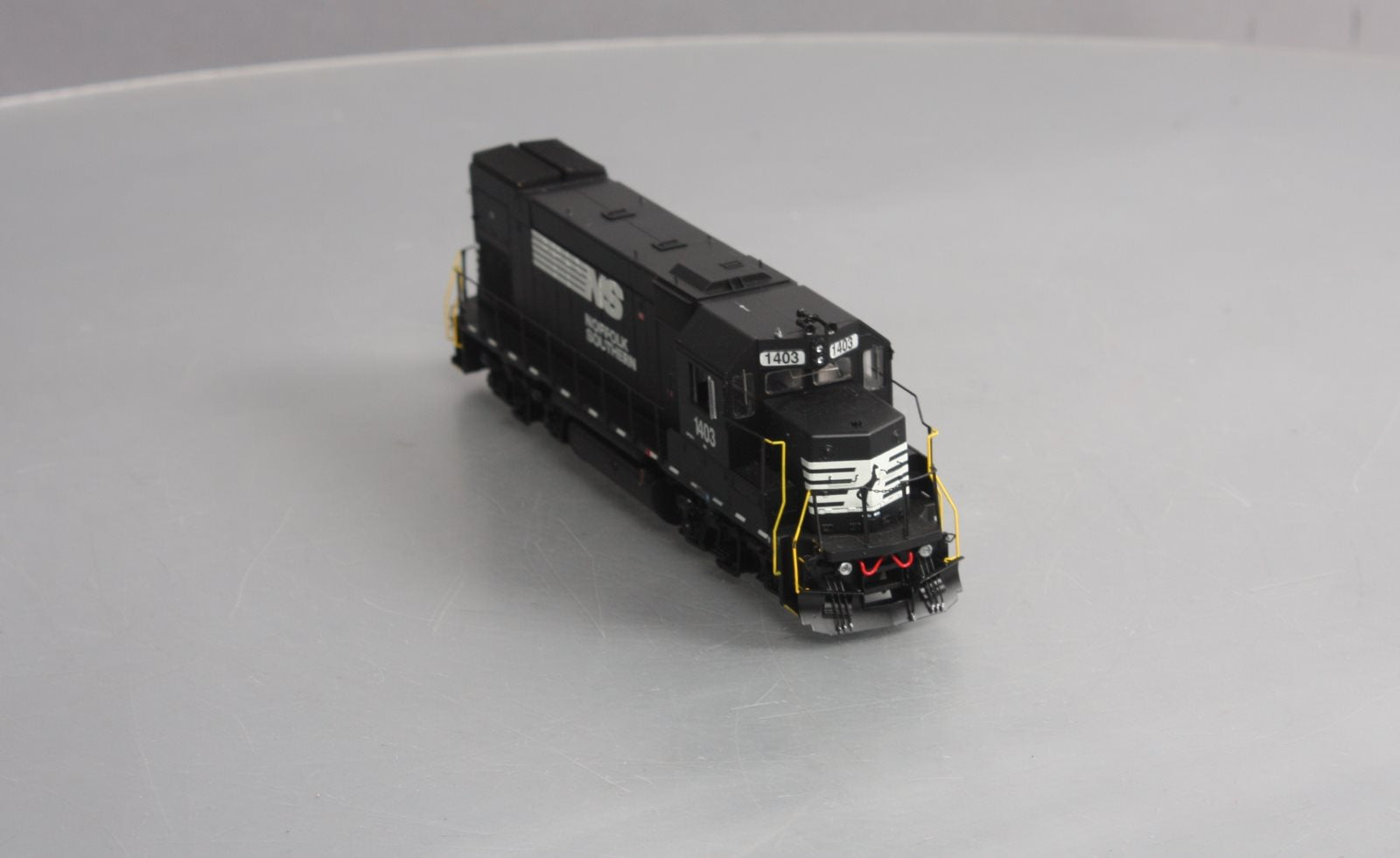 Athearn G68012 HO Scale Norfolk Southern GP15-1 Diesel Locomotive #1403