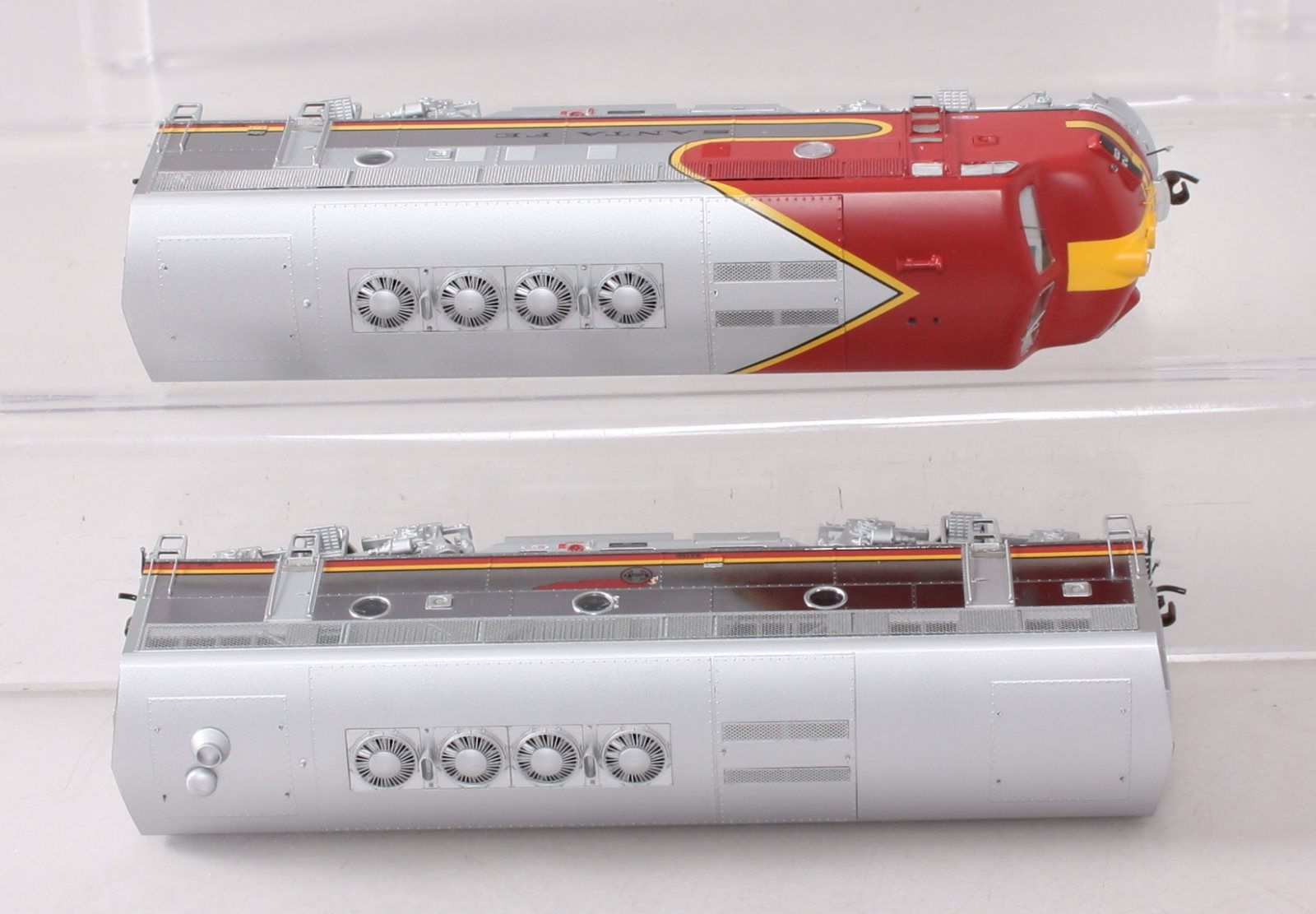 Athearn G22633 HO Santa Fe F3 A/B Passenger with DCC & Sound #26L/#26A