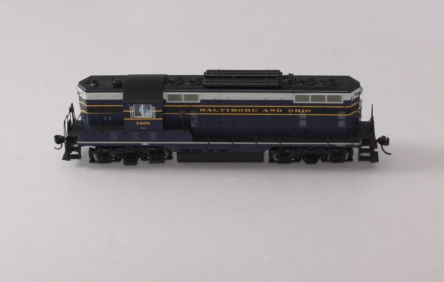Walthers 920-42102 HO Baltimore & Ohio EMD GP7 Diesel Loco Sound/DCC #3400