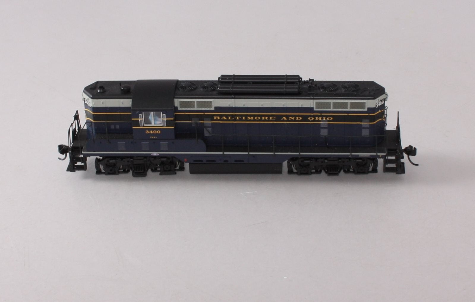 Walthers 920-42102 HO Baltimore & Ohio EMD GP7 Diesel Loco Sound/DCC #3400