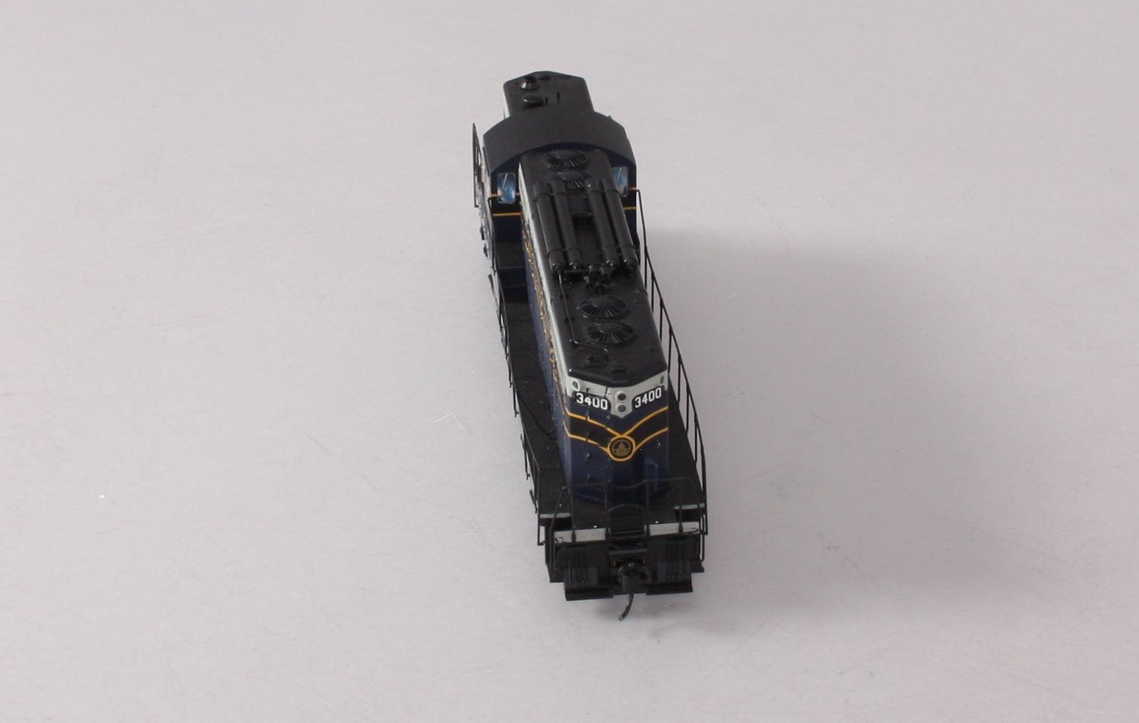 Walthers 920-42102 HO Baltimore & Ohio EMD GP7 Diesel Loco Sound/DCC #3400