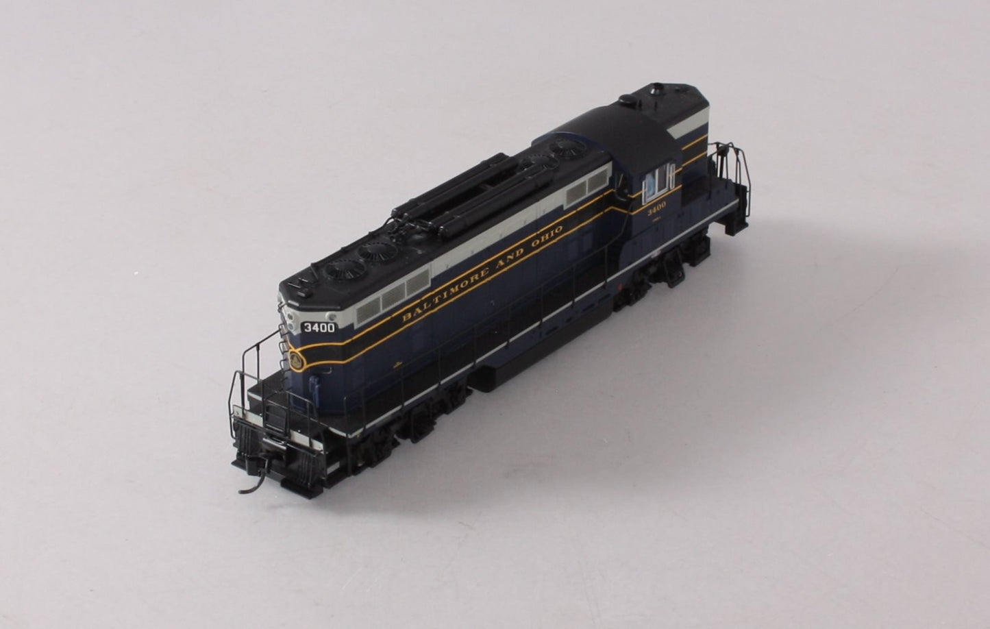 Walthers 920-42102 HO Baltimore & Ohio EMD GP7 Diesel Loco Sound/DCC #3400