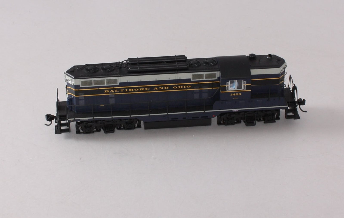 Walthers 920-42102 HO Baltimore & Ohio EMD GP7 Diesel Loco Sound/DCC #3400