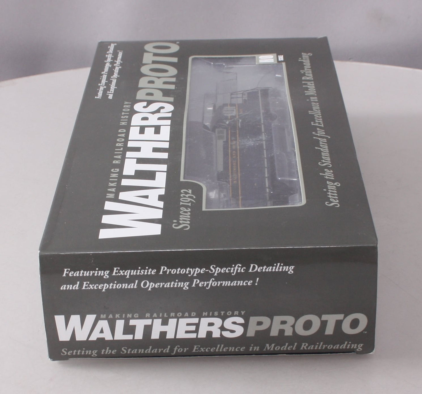 Walthers 920-42102 HO Baltimore & Ohio EMD GP7 Diesel Loco Sound/DCC #3400