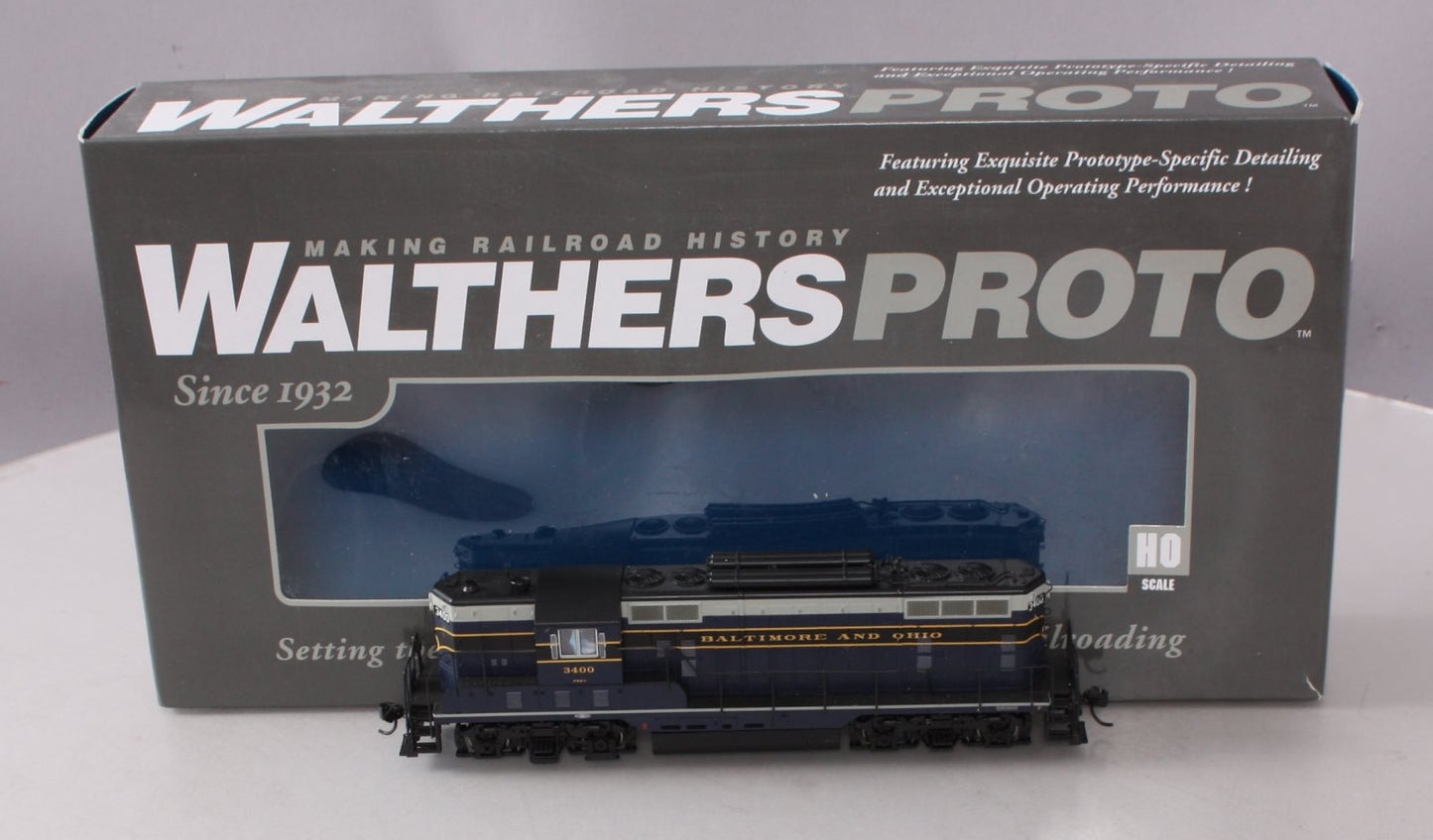 Walthers 920-42102 HO Baltimore & Ohio EMD GP7 Diesel Loco Sound/DCC #3400