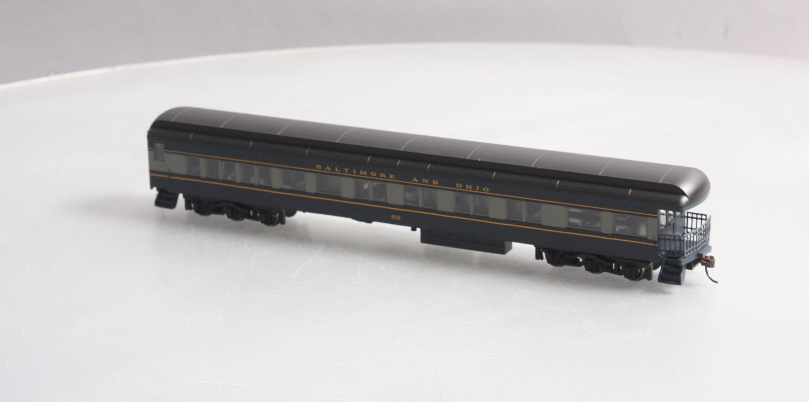 Bachmann 13803 HO Baltimore & Ohio 72' Heavyweight Observation Car #901