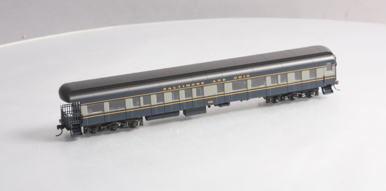 Bachmann 13803 HO Baltimore & Ohio 72' Heavyweight Observation Car #901