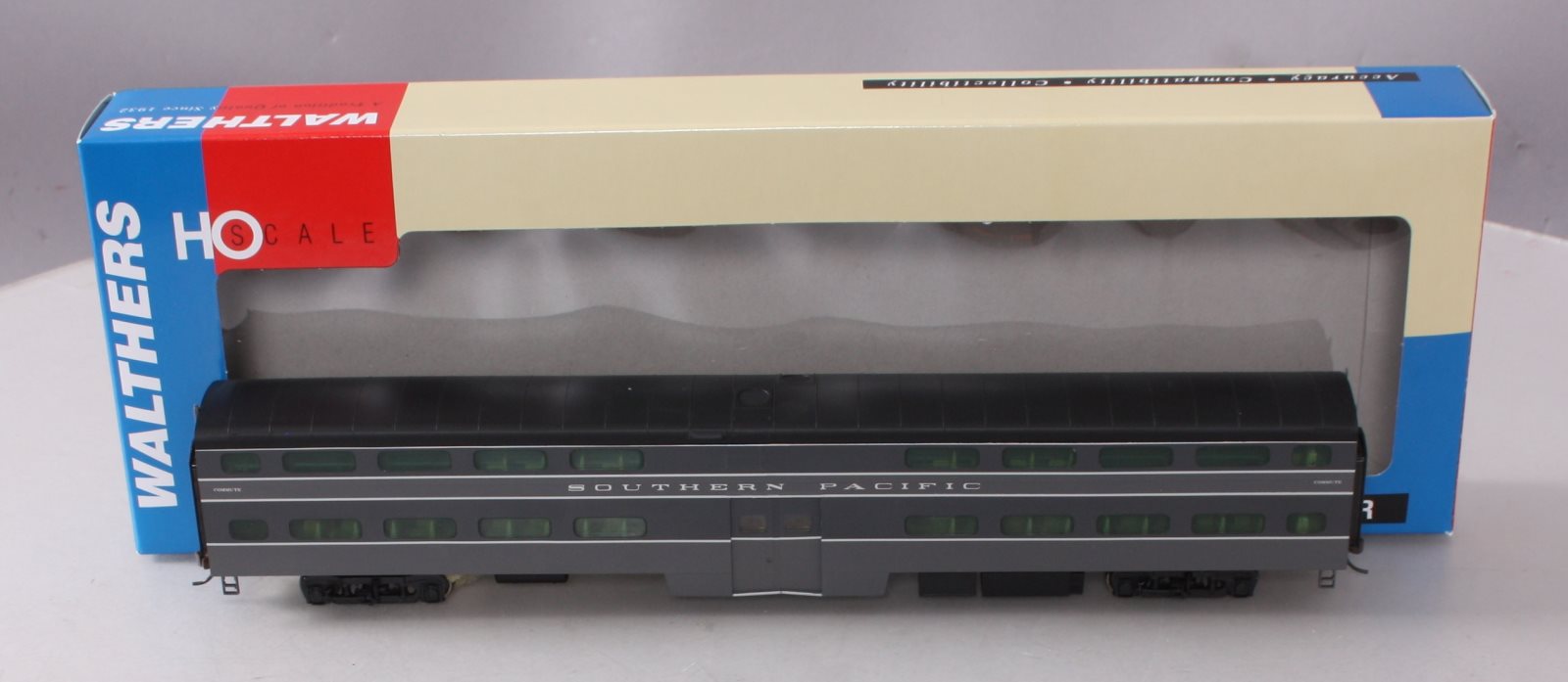 Walthers 932-5971 HO Southern Pacific PS Commuter Car