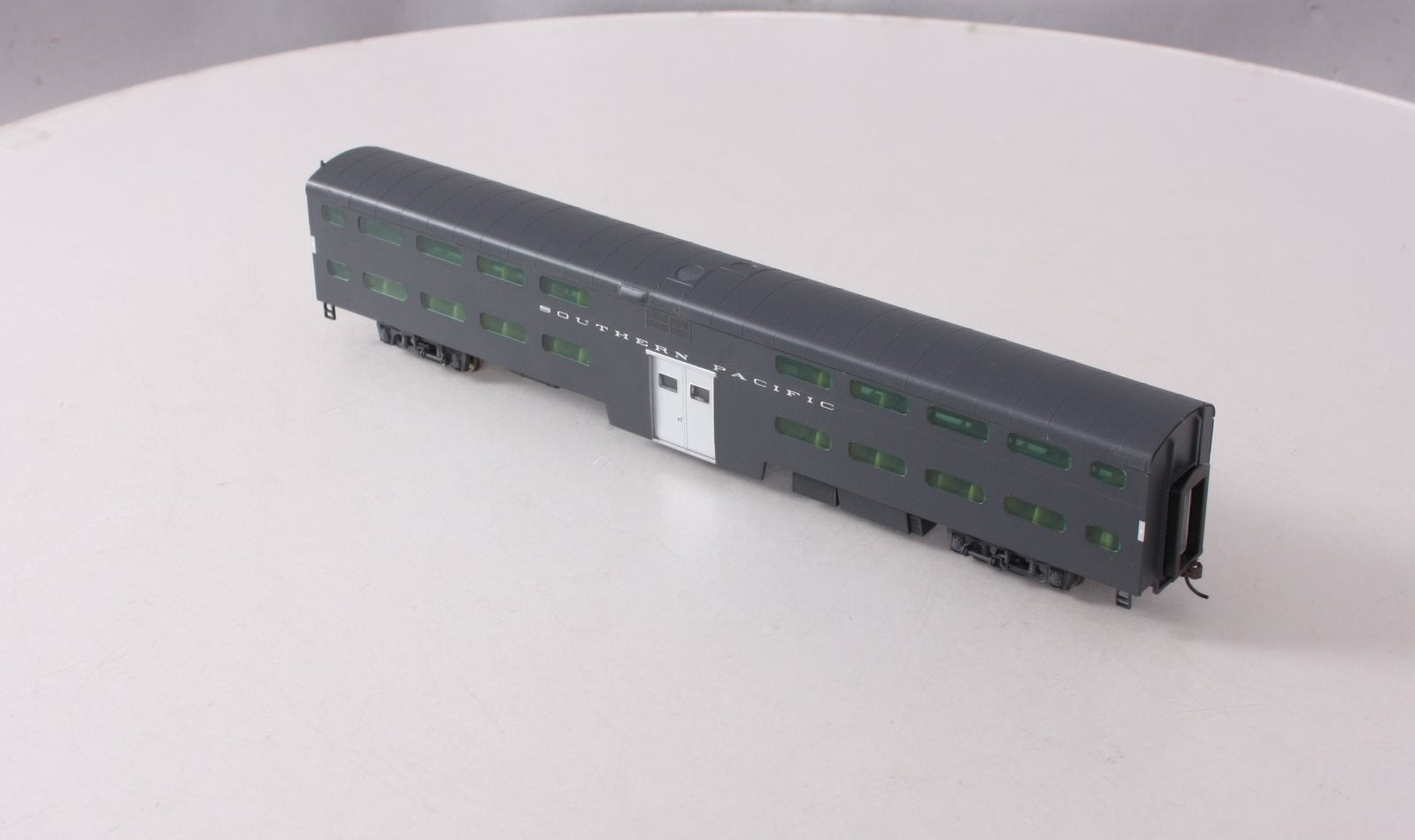 Walthers 932-5972 HO Southern Pacific PS Commuter Car