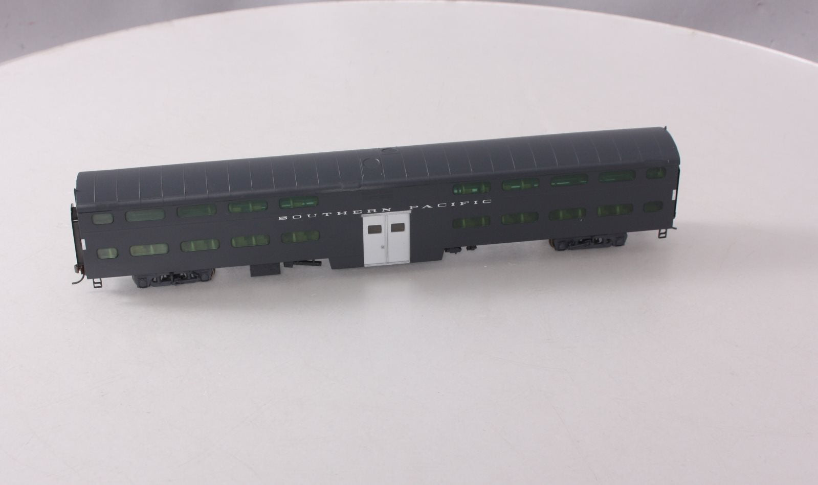 Walthers 932-5972 HO Southern Pacific PS Commuter Car